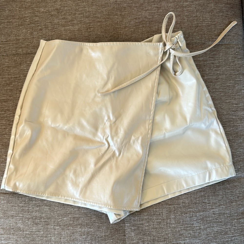 Strut & Bolt Tan Leather Skort